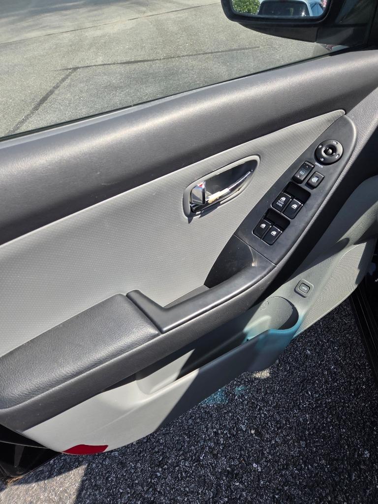 2010 Hyundai Elantra GLS - Photo 10
