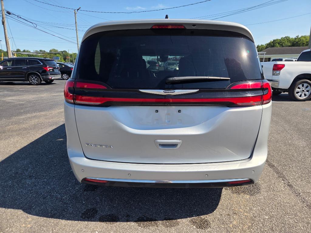 2023 Chrysler Pacifica Touring L - Photo 7
